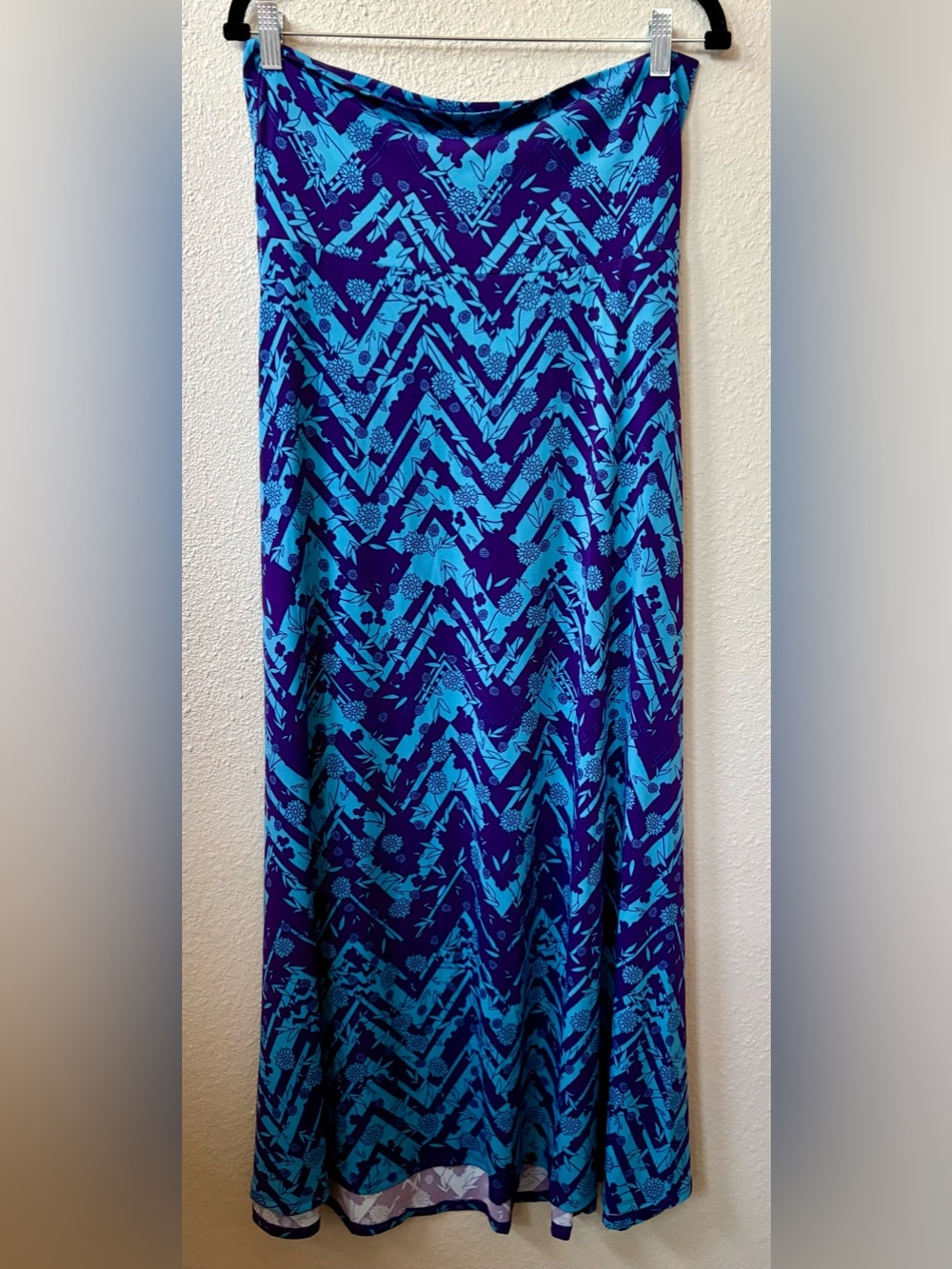 LuLaRoe Maxi Skirt-Medium